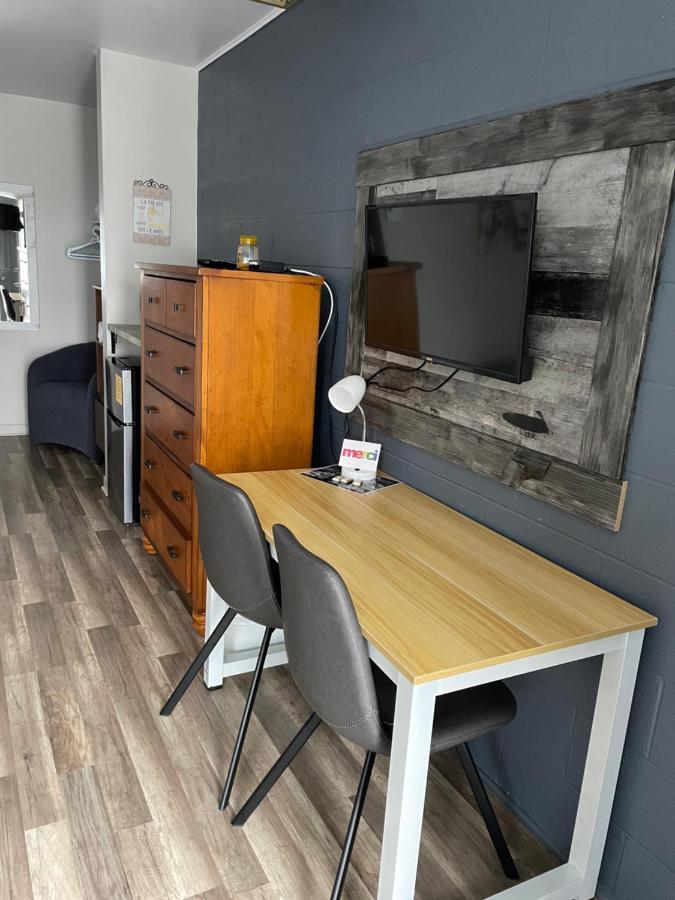 Motel Valois Yl Inc Acton Vale Exteriör bild